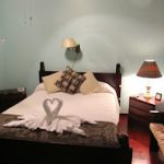 Queen Suite bedroom